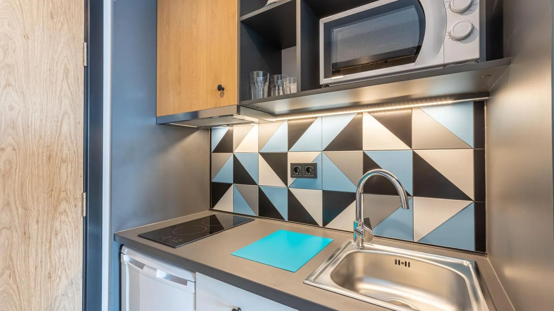 Hotel Campus 90 - Free Parking Varna